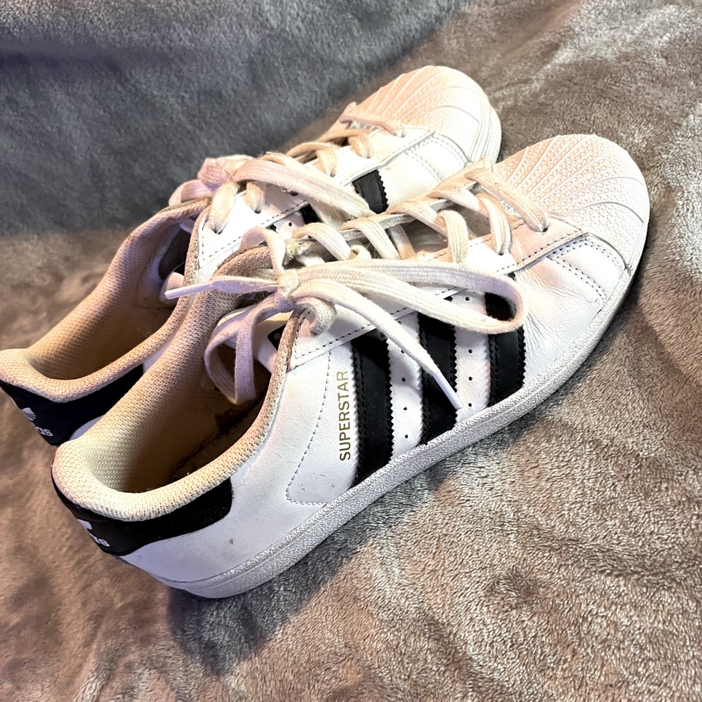 Men’s Adidas shoes size 6.5